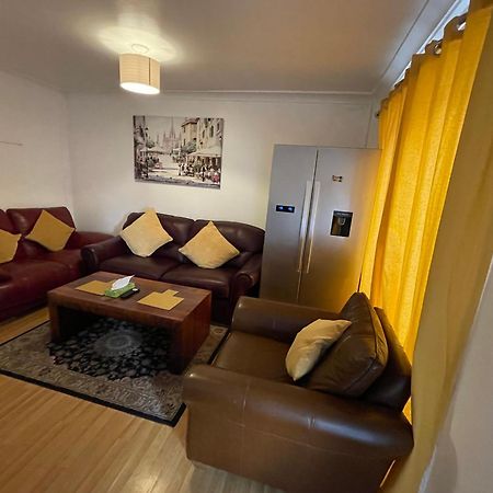 Holiday Home Cardiff City Sleeps 7 Exteriör bild