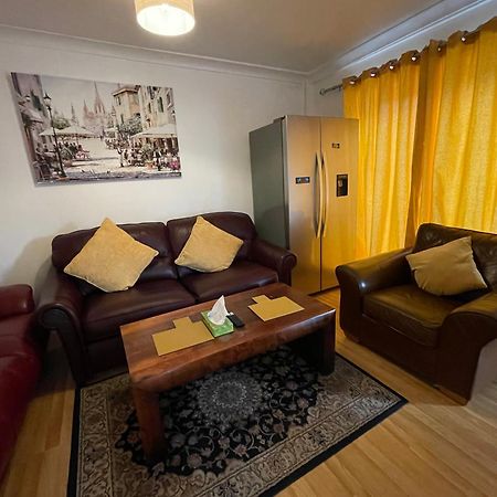 Holiday Home Cardiff City Sleeps 7 Exteriör bild