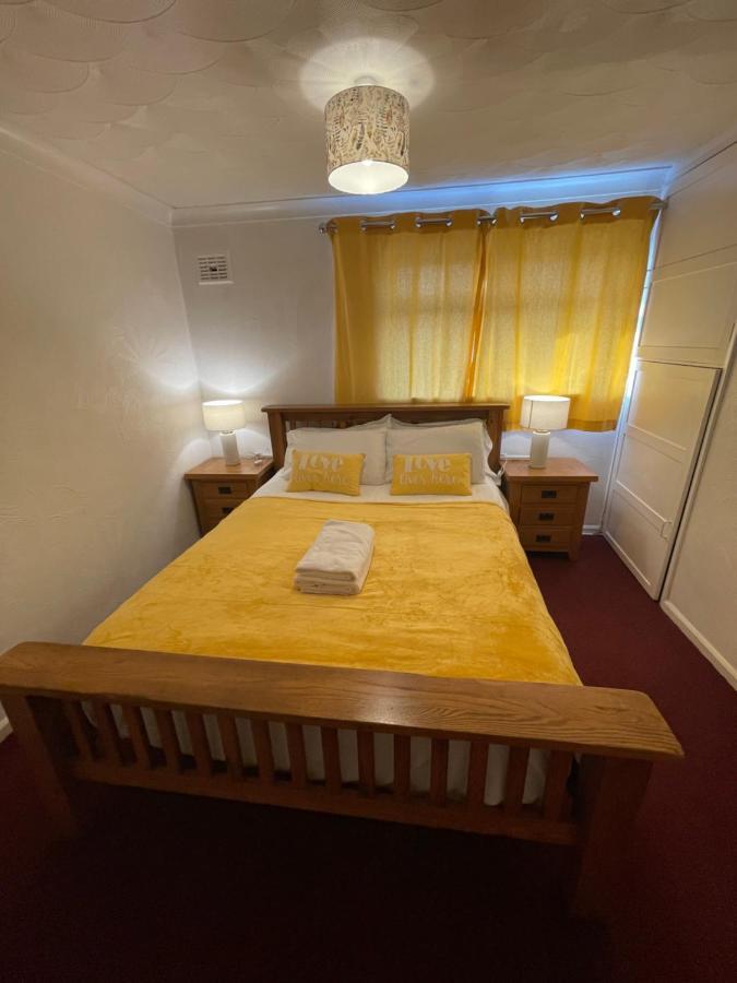 Holiday Home Cardiff City Sleeps 7 Exteriör bild
