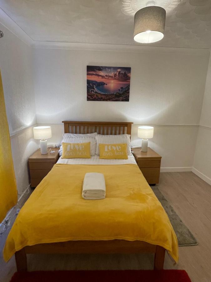 Holiday Home Cardiff City Sleeps 7 Exteriör bild