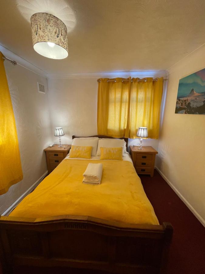 Holiday Home Cardiff City Sleeps 7 Exteriör bild