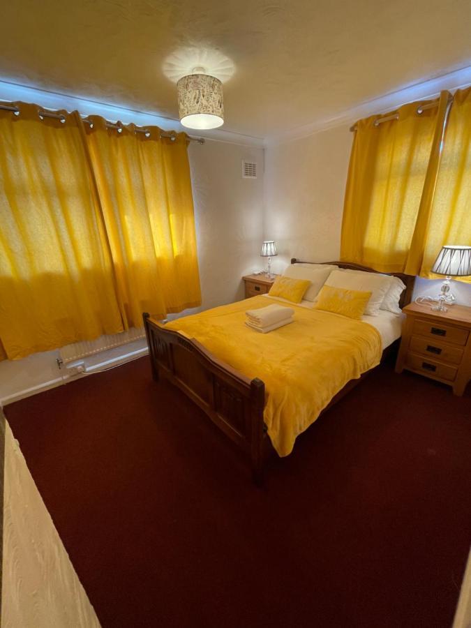 Holiday Home Cardiff City Sleeps 7 Exteriör bild