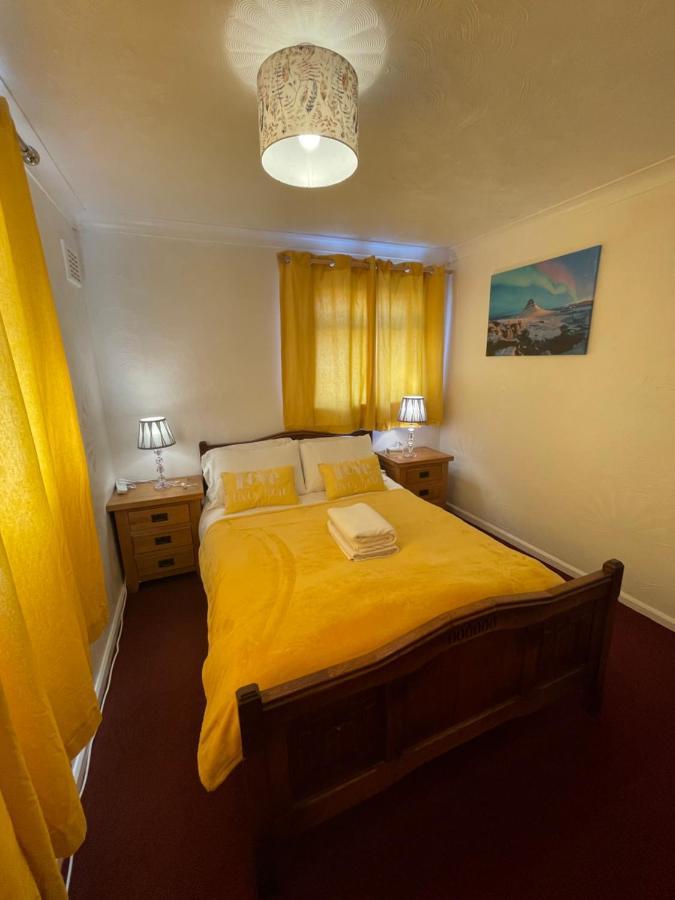 Holiday Home Cardiff City Sleeps 7 Exteriör bild