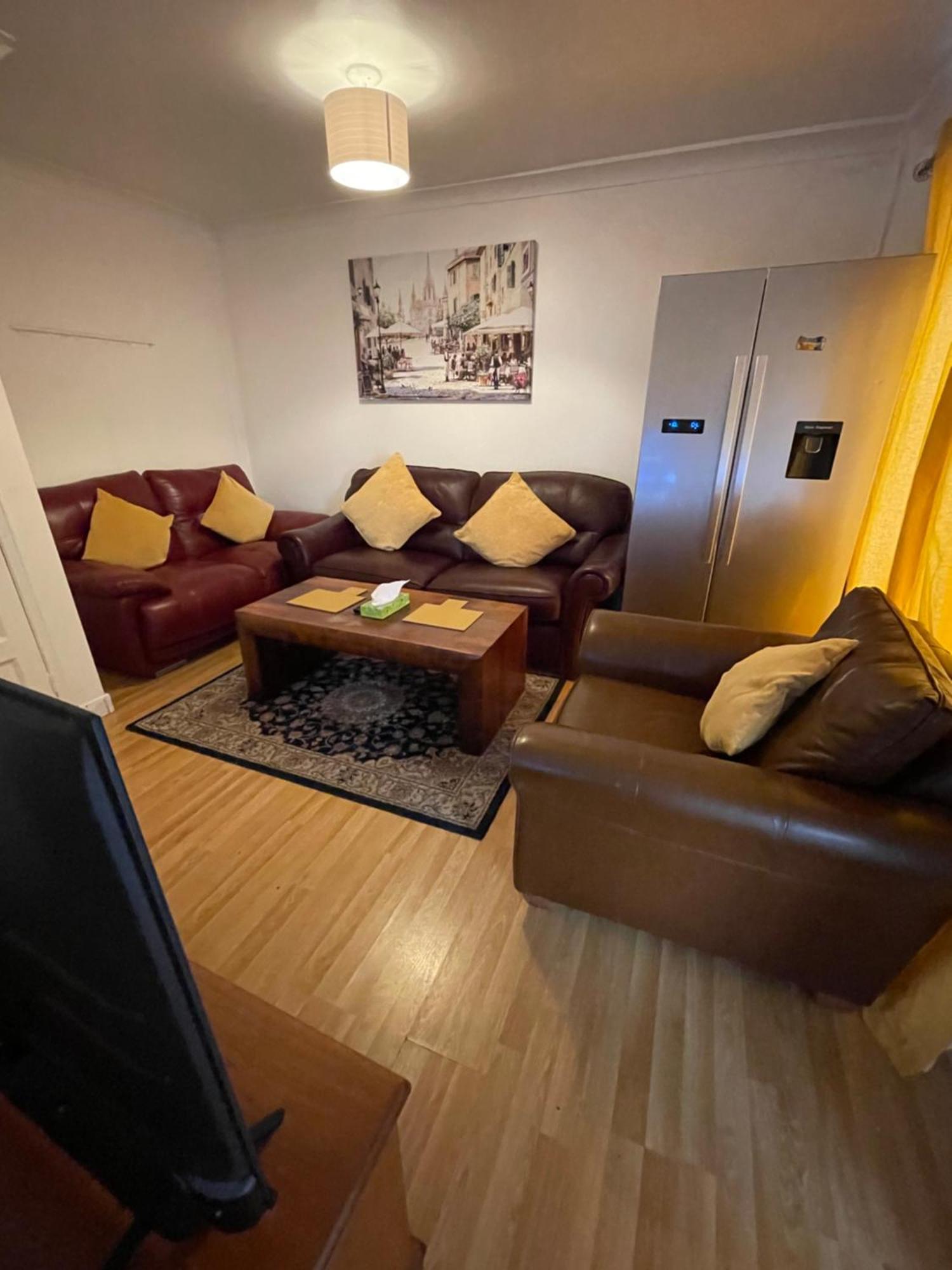 Holiday Home Cardiff City Sleeps 7 Exteriör bild