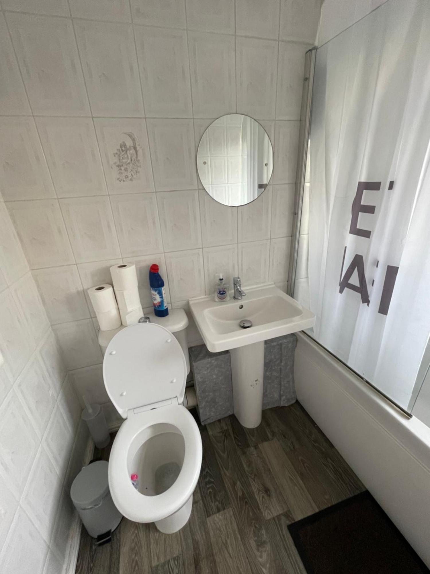 Holiday Home Cardiff City Sleeps 7 Exteriör bild